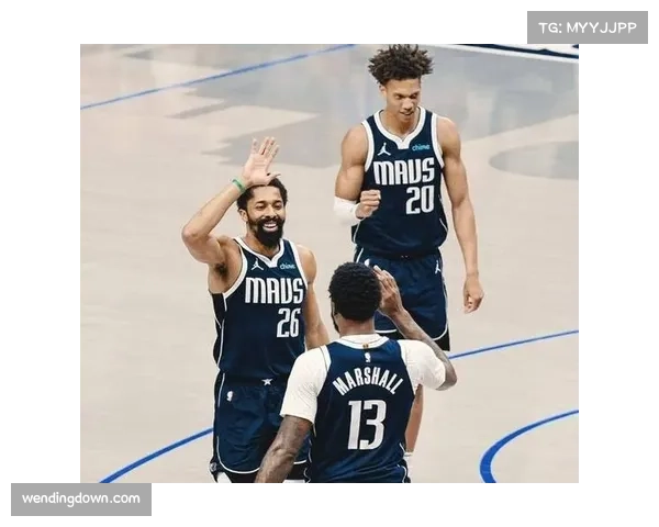 76人残阵仅8人轮换仍取胜利 格莱姆斯31分扛起进攻大旗